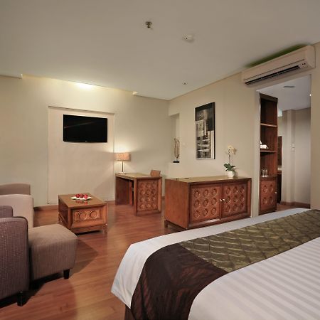 Aston Tanjung City Hotel Екстериор снимка