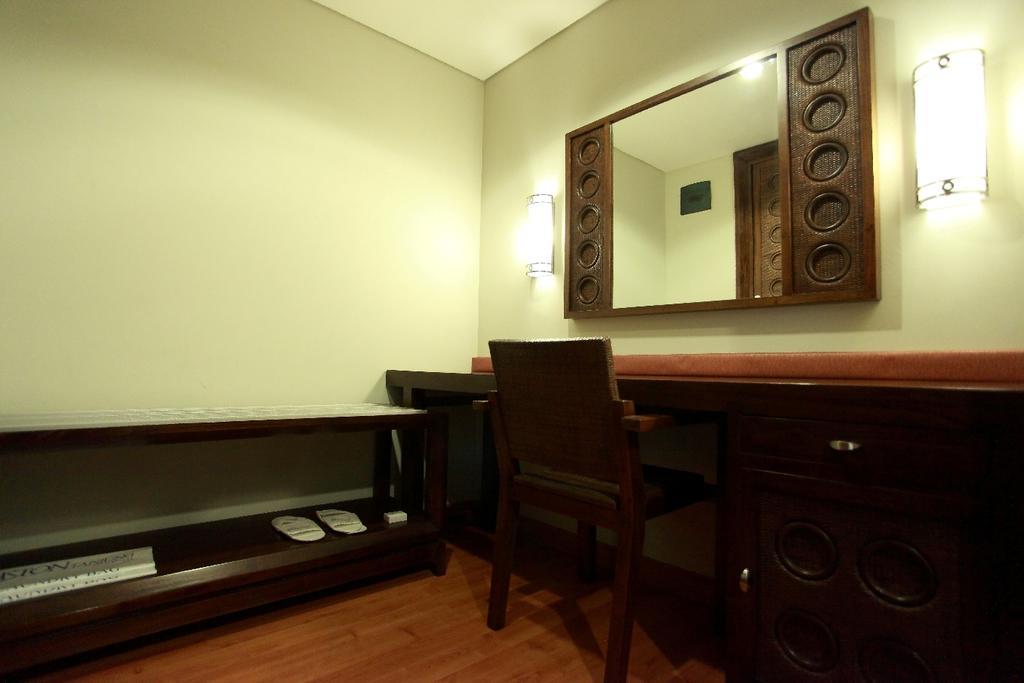 Aston Tanjung City Hotel Екстериор снимка