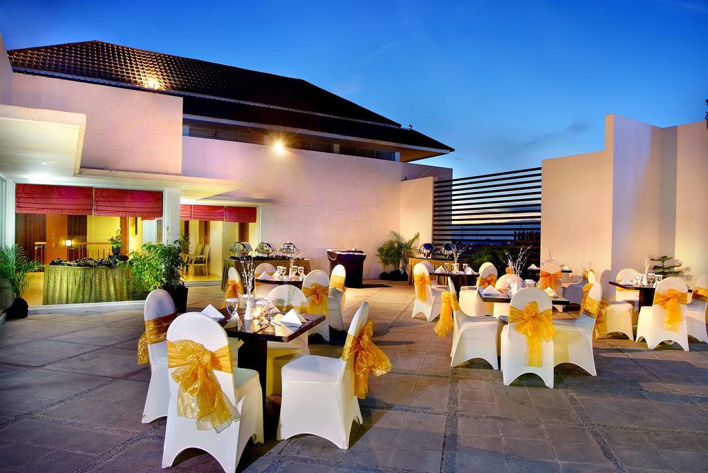 Aston Tanjung City Hotel Екстериор снимка
