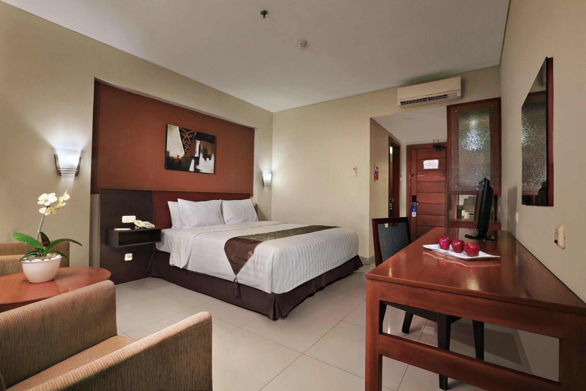 Aston Tanjung City Hotel Екстериор снимка
