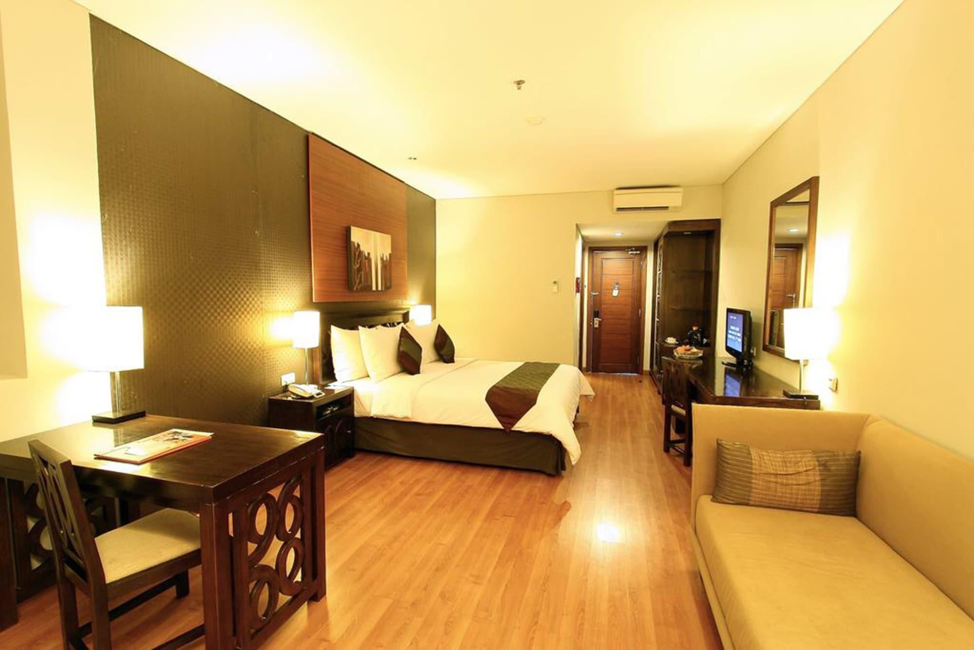 Aston Tanjung City Hotel Екстериор снимка