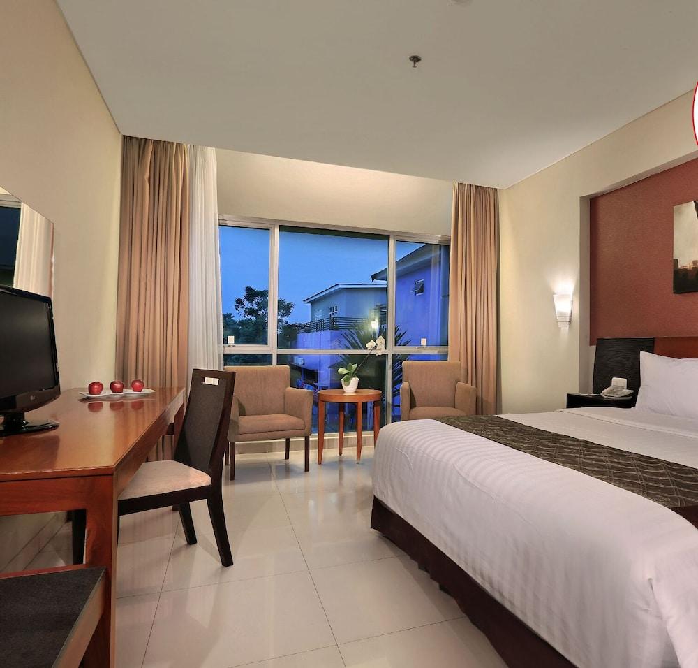 Aston Tanjung City Hotel Екстериор снимка