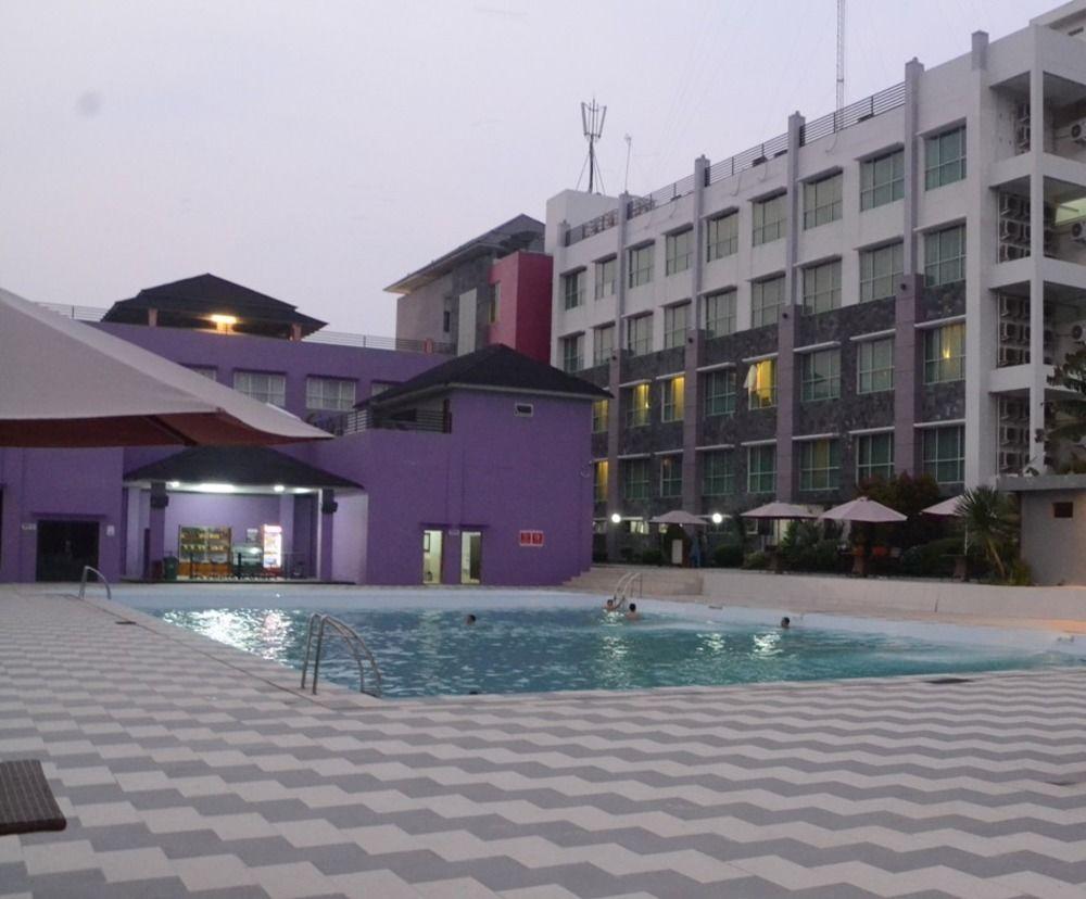 Aston Tanjung City Hotel Екстериор снимка