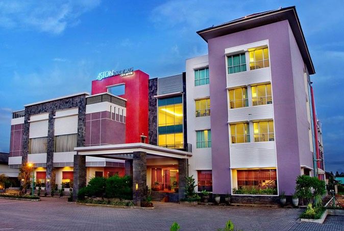 Aston Tanjung City Hotel Екстериор снимка