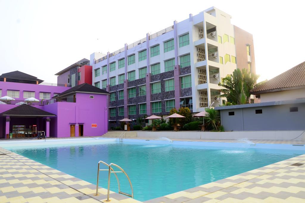 Aston Tanjung City Hotel Екстериор снимка