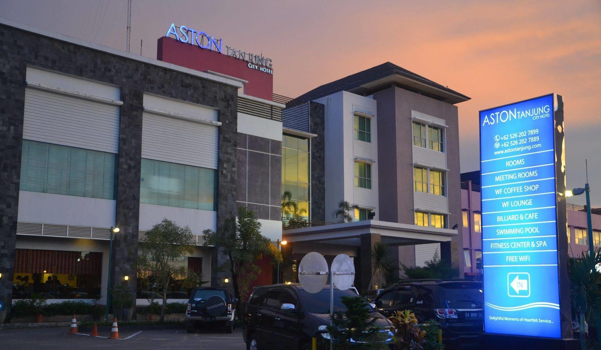 Aston Tanjung City Hotel Екстериор снимка