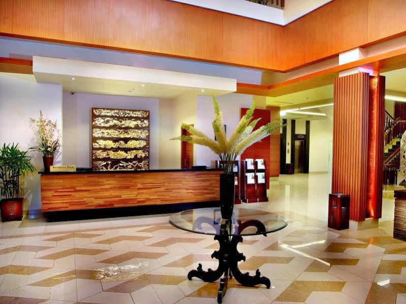 Aston Tanjung City Hotel Екстериор снимка