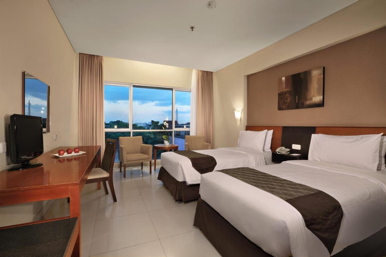 Aston Tanjung City Hotel Екстериор снимка